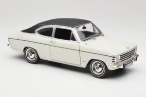 Opel Olympia A Coupé Blanc Noir Revell 1:18 8446 Métal Moulé — image 6 sur 8