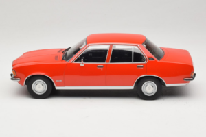 Opel Rekord D Rouge MCG 1:18 MCG18563 Métal Moulé — image 3 sur 6