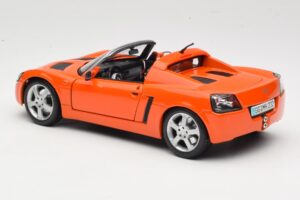 Opel Speedster Orange Maisto 1:18 31615 Métal Moulé — image 7 sur 8