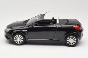 Opel Tigra TwinTop B Noir Norev 1:18 183600 Métal Moulé — image 4 sur 8