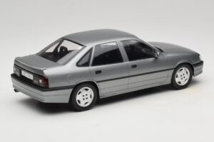 Opel Vectra A 2000 16V Gris Foncé MCG 1:18 MCG18462 Métal Moulé — image 2 sur 6