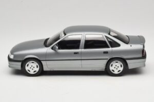 Opel Vectra A 2000 16V Gris Foncé MCG 1:18 MCG18462 Métal Moulé — image 3 sur 6