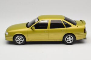 Opel Vectra A 2000 16V Jaune MCG 1:18 MCG18463 Métal Moulé — image 3 sur 6