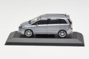 Opel Zafira A OPC Light Blue Metallic Minichamps 1:43 ZAFIRA001 Métal Moulé