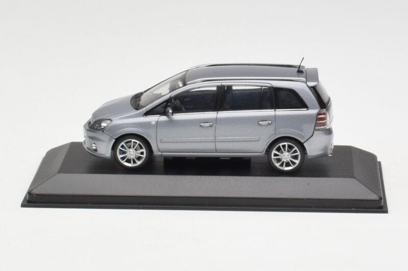 Opel Zafira A OPC Light Blue Metallic Minichamps 1:43 ZAFIRA001 Métal Moulé