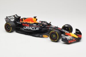 Oracle Red Bull Racing RB19 #1 M. Verstappen Winner Italian GP 2023 Minichamps 1:18 110231501 Métal Moulé — image 4 sur 6