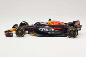 Red Bull Racing RB20 #1 M. Verstappen Winner China GP 2024 Minichamps 1:18 110240501 Métal Moulé — image 3 sur 6