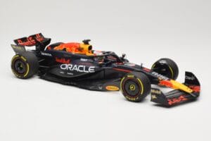Red Bull Racing RB20 #1 M. Verstappen Winner China GP 2024 Minichamps 1:18 110240501 Métal Moulé — image 4 sur 6