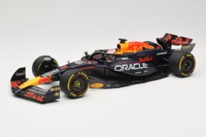 Red Bull Racing RB20 #1 M. Verstappen Winner China GP 2024 Minichamps 1:18 110240501 Métal Moulé