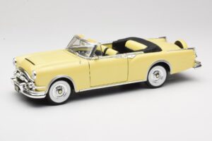 Packard Caribbean Cabriolet Jaune Road Signature 1:18 92798 Métal Moulé