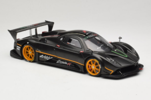 Pagani Zonda R Revolucion Carbon Fiber AUTOart 1:18 78261 Métal Moulé — image 6 sur 8