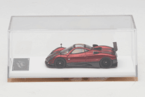 Pagani Zonda Tricolore Rouge Henson & Heaven 1:64 PZTR01 Métal Moulé — image 6 sur 7