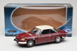 Panhard 24 CT Rouge Solido 1:18 1832500 Métal Moulé — image 8 sur 8