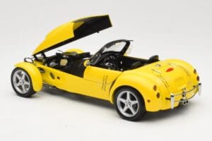 Panoz AIV Roadster Jaune AUTOart 1:18 78213 Métal Moulé — image 5 sur 8