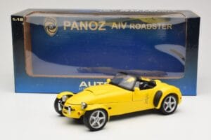 Panoz AIV Roadster Jaune AUTOart 1:18 78213 Métal Moulé — image 8 sur 8
