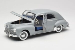 Peugeot 203 Gris Clair Solido 1:18 8145 Métal Moulé — image 2 sur 8