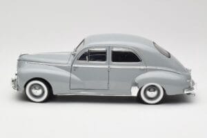 Peugeot 203 Gris Clair Solido 1:18 8145 Métal Moulé — image 4 sur 8