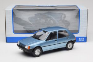 Peugeot 205 Bleu MCG 1:18 MCG18491 Métal Moulé — image 6 sur 6