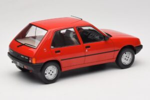 Peugeot 205 Rouge MCG 1:18 MCG18492 Métal Moulé — image 2 sur 6