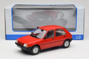 Peugeot 205 Rouge MCG 1:18 MCG18492 Métal Moulé — image 6 sur 6