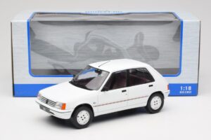 Peugeot 205 Blanc MCG 1:18 MCG18493 Métal Moulé — image 6 sur 6