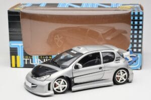 Peugeot 206 MTK Argent Solido 1:18 1817 Métal Moulé — image 8 sur 8