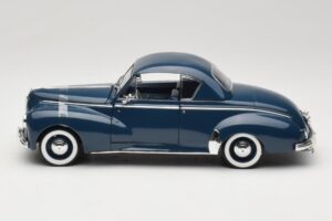 Peugeot 302 Coupé Bleu Solido 1:18 8168 Métal Moulé — image 4 sur 8
