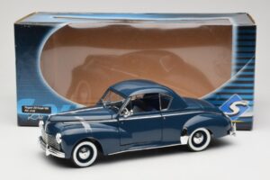 Peugeot 302 Coupé Bleu Solido 1:18 8168 Métal Moulé — image 8 sur 8