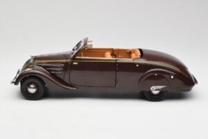 Peugeot 402 Eclipse Chocolat Norev 1:18 184873 Métal Moulé — image 7 sur 12
