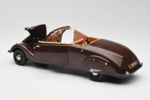 Peugeot 402 Eclipse Chocolat Norev 1:18 184873 Métal Moulé — image 8 sur 12