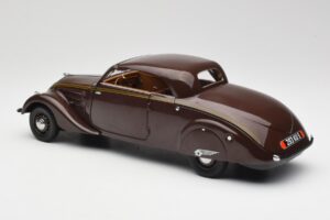 Peugeot 402 Eclipse Chocolat Norev 1:18 184873 Métal Moulé — image 10 sur 12