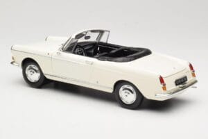 Peugeot 404 Cabriolet Blanc Norev 1:18 184746 Métal Moulé — image 7 sur 8