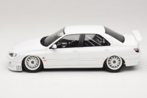 Peugeot 406 by Khyzyl Saleem Blanc Otto 1:18 OT1284 Résine — image 3 sur 6