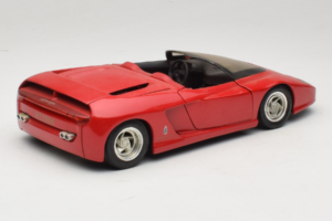 Pininfarina Mythos Rouge Revell 1:18 8806 Métal Moulé — image 3 sur 8