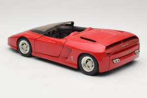 Pininfarina Mythos Rouge Revell 1:18 8806 Métal Moulé — image 7 sur 8