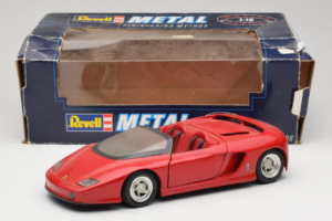 Pininfarina Mythos Rouge Revell 1:18 8806 Métal Moulé — image 8 sur 8