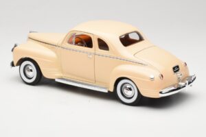 Plymouth Coupe Beige Road Signature 1:18 92398 Métal Moulé — image 7 sur 8