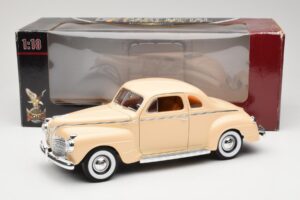 Plymouth Coupe Beige Road Signature 1:18 92398 Métal Moulé — image 8 sur 8