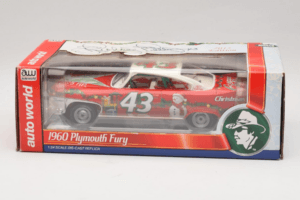 Plymouth Fury #43 R. Petty NASCAR 1960 Auto World 1:24 AW24003/06 Métal Moulé