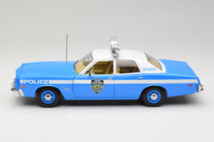 Plymouth Fury Police Pursuit New York Police Department GreenLight 1:18 19043 Métal Moulé — image 4 sur 8