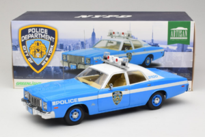 Plymouth Fury Police Pursuit New York Police Department GreenLight 1:18 19043 Métal Moulé — image 8 sur 8