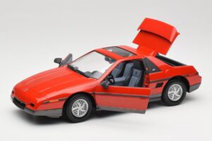 Pontiac Fiero GT Rouge Road Signature 1:18 92588 Métal Moulé — image 2 sur 8