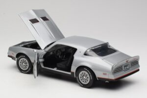 Pontiac Firebird Formula Argent ERTL 1:18 33514 Métal Moulé — image 5 sur 8