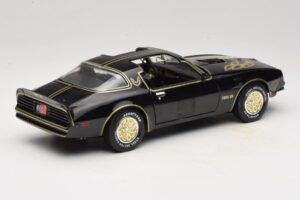 Pontiac Firebird Trans Am SE Smokey and the Bandit Joyride 1:18 33121 Métal Moulé — image 3 sur 8