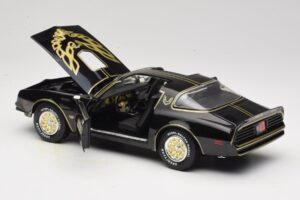 Pontiac Firebird Trans Am SE Smokey and the Bandit Joyride 1:18 33121 Métal Moulé — image 5 sur 8