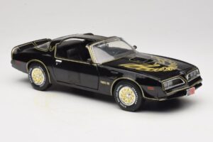 Pontiac Firebird Trans Am SE Smokey and the Bandit Joyride 1:18 33121 Métal Moulé — image 6 sur 8