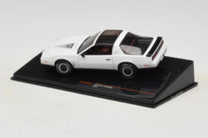Pontiac Firebird Blanc IXO 1:43 CLC582N Métal Moulé — image 3 sur 4