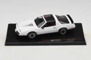 Pontiac Firebird Blanc IXO 1:43 CLC582N Métal Moulé