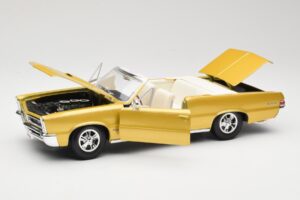 Pontiac GTO Hurst Edition Or Maisto 1:18 531884 Métal Moulé — image 2 sur 8