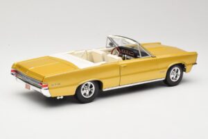 Pontiac GTO Hurst Edition Or Maisto 1:18 531884 Métal Moulé — image 3 sur 8